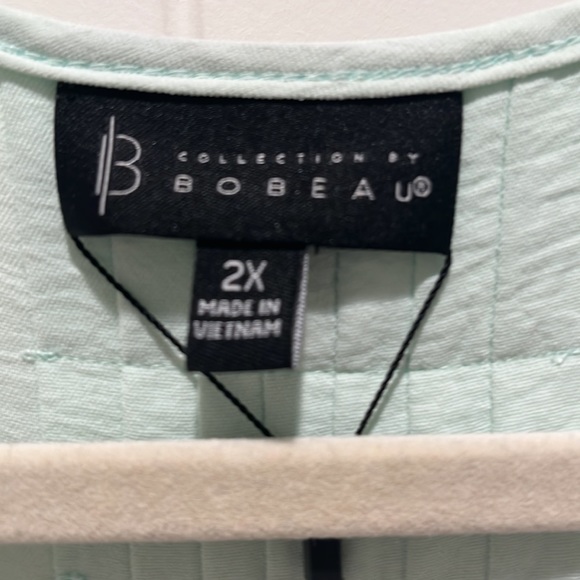NWT B Collection by Bobeau Mint Green sleeveless v neck textured - Picture 4 of 6